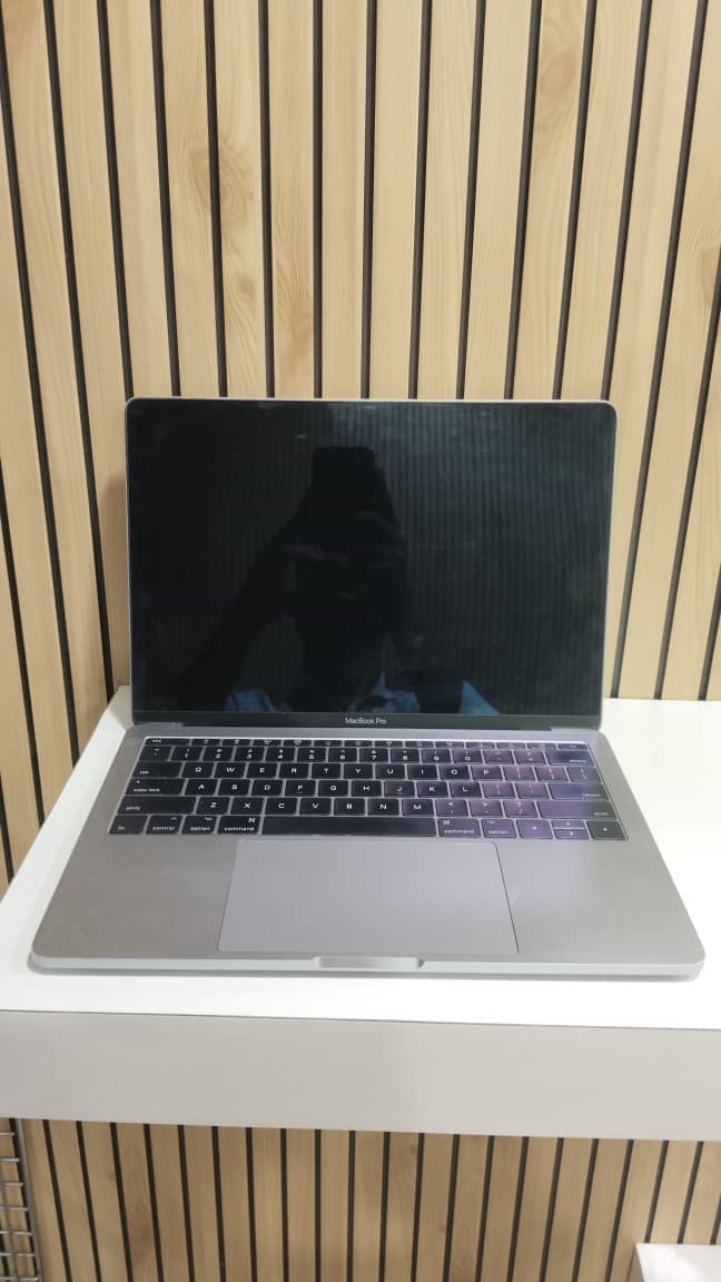 Apple Macbook Pro - Image 1